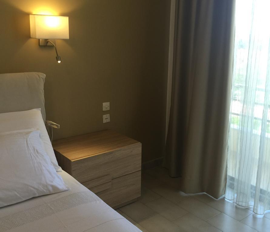 Hotel Nikos Ikies Theológos Esterno foto